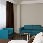 ホテル Western Airport 4*