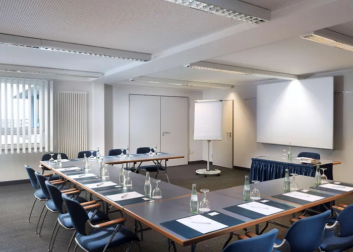 Hotel Western Airport 4*